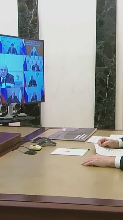Главные новости за день:. Президент РФ провел совещание с членами правительства Украинские беспилотники третий день пытаются атаковать Москву и регионы РФ Российские войска освободили Новую Полтавку в ДНР Владимир Путин...