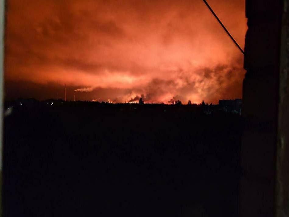 НПЗ в Кременчуге ночью был атакован ракетами и дронами НПЗ в Кременчуге ночью был атакован ракетами и дронами