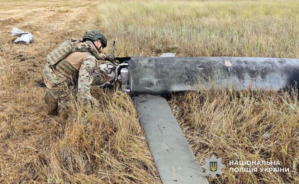Обломки российской крылатой ракеты Х-101 с кассетной боевой частью обнаруженные в Полтавской области Обломки российской крылатой ракеты Х-101 с кассетной боевой частью обнаруженные в Полтавской области