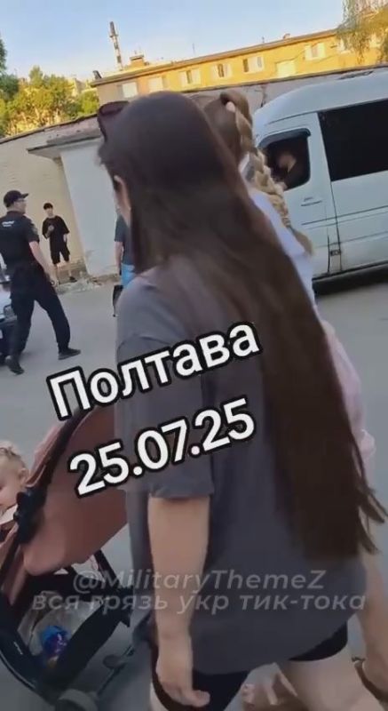 "Очередной повод российским пропагандистам дала нездоровая часть общества Полтавщины" - так в ТЦК прокомментировали инцидент с участием гражданских, которые заблокировали бусик ТЦК с "добровольцами"