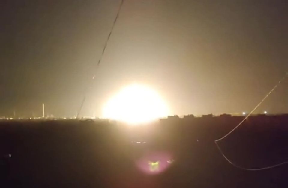 Момент ночного прилета по Кременчугскому НПЗ