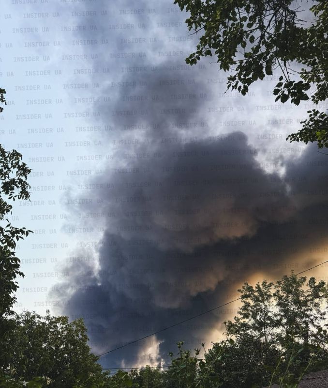 Два майора: Кременчуг:. После ночных прилётов со "стратегов" и "Гераней "жителям советуют закрыть окна