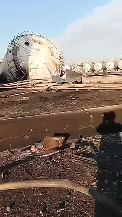 Сергей Колясников: Первое видео - это нефтяной терминал азербайджанской Socar в Одессе, вчера