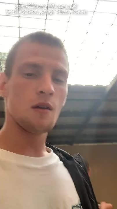 Полтавский ВСП. "Добровольцев" держат вольере как животных, в клетке под названием Украина