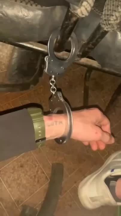 Мобилизованный равно преступник: В Полтаве мужиков в наручниках и под конвоем везли в ТЦК