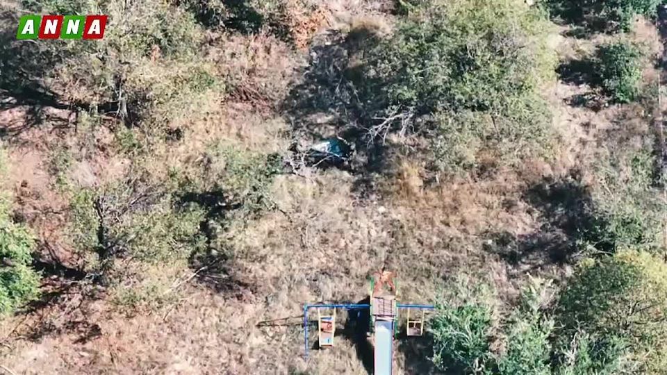 Полтавка Anna News публикует кадры военнослужащих 242-го полка 3-го батальона ВС РФ с флагом подразделения в н.п. Полтавка (ВИДЕО)