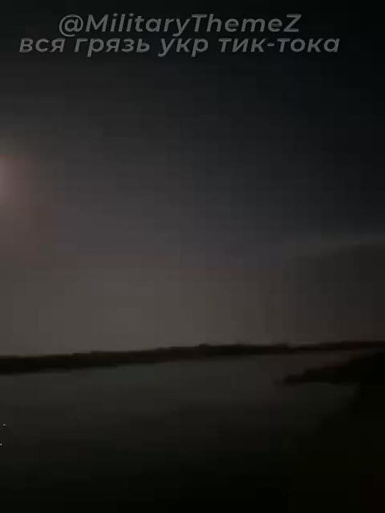 Ночной прилет "Герани" по Крюковскому мосту через Днепр в Кременчуге