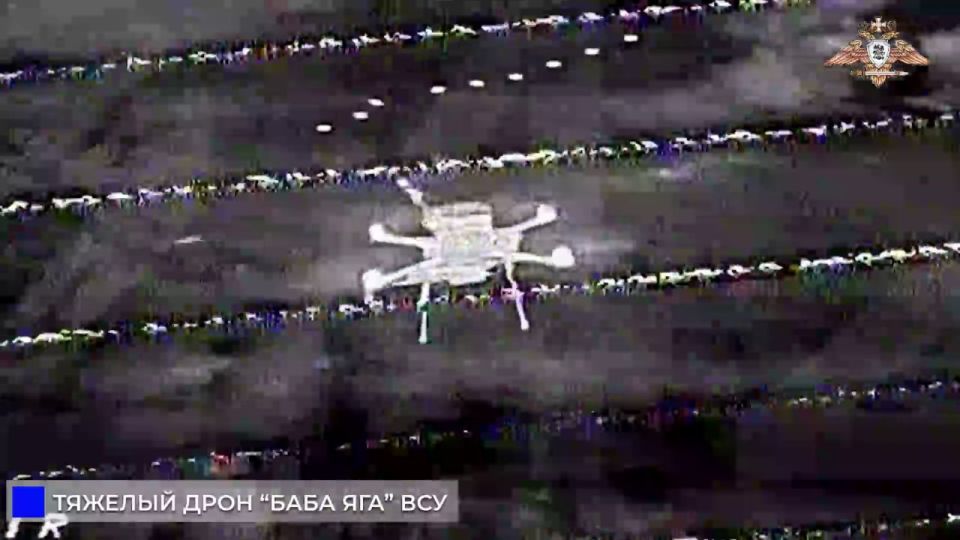 Работа русских дроноводов по БПЛА противника в воздухе над Новой Полтавкой и Полтавкой Работа русских дроноводов по БПЛА противника в воздухе над Новой Полтавкой и Полтавкой