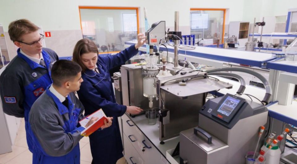 Наука стала трендом: студенческие научные объединения (СНО) Санкт-Петребургского Горного университета предоставляют студентам возможность делать первые шаги в науке, заниматься ее популяризацией, публиковать статьи и... Наука стала трендом: студенческие научные объединения (СНО) Санкт-Петребургского Горного университета предоставляют студентам возможность делать первые шаги в науке, заниматься ее популяризацией, публиковать статьи и...