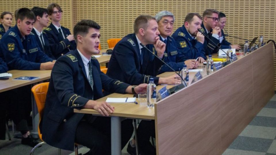 Наука стала трендом: студенческие научные объединения (СНО) Санкт-Петребургского Горного университета предоставляют студентам возможность делать первые шаги в науке, заниматься ее популяризацией, публиковать статьи и... Наука стала трендом: студенческие научные объединения (СНО) Санкт-Петребургского Горного университета предоставляют студентам возможность делать первые шаги в науке, заниматься ее популяризацией, публиковать статьи и...