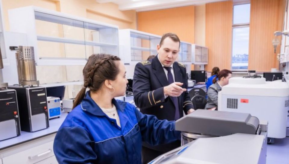 Наука стала трендом: студенческие научные объединения (СНО) Санкт-Петребургского Горного университета предоставляют студентам возможность делать первые шаги в науке, заниматься ее популяризацией, публиковать статьи и... Наука стала трендом: студенческие научные объединения (СНО) Санкт-Петребургского Горного университета предоставляют студентам возможность делать первые шаги в науке, заниматься ее популяризацией, публиковать статьи и...