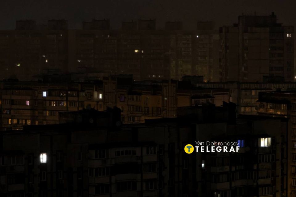 Россия атаковала до 10 крупных объектов энергетики Украины за ночь Россия атаковала до 10 крупных объектов энергетики Украины за ночь