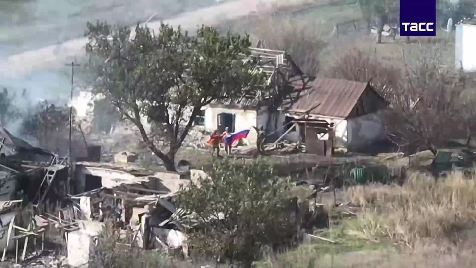 ТАСС публикует кадры из освобожденной в Запорожской области Полтавки