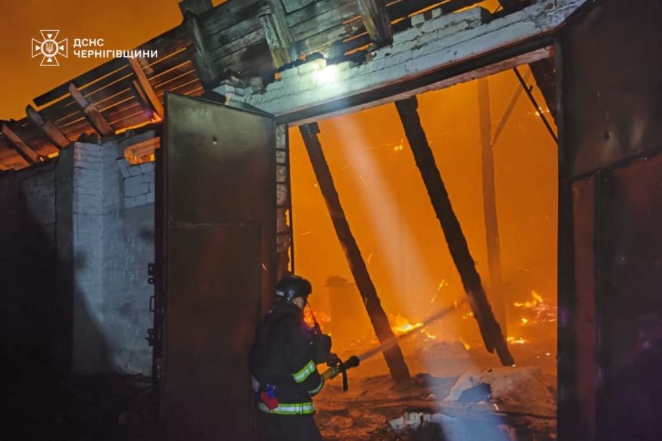 Мощные пожары в Черниговской и Полтавской областях после ночных ударов, повреждена газодобыча Мощные пожары в Черниговской и Полтавской областях после ночных ударов, повреждена газодобыча