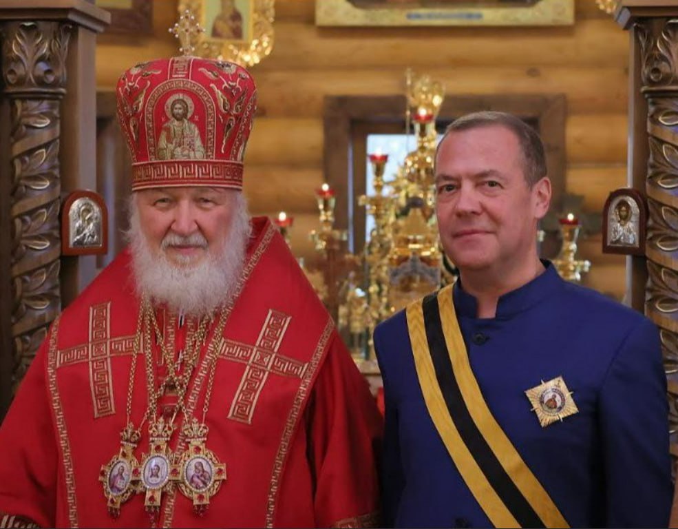 Момент прилёта по ж/д инфраструктуре Украины попал на видео Момент прилёта по ж/д инфраструктуре Украины попал на видео