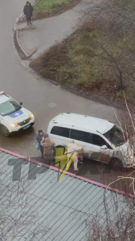 В Полтаве автомобиль ТЦК переехал военкома