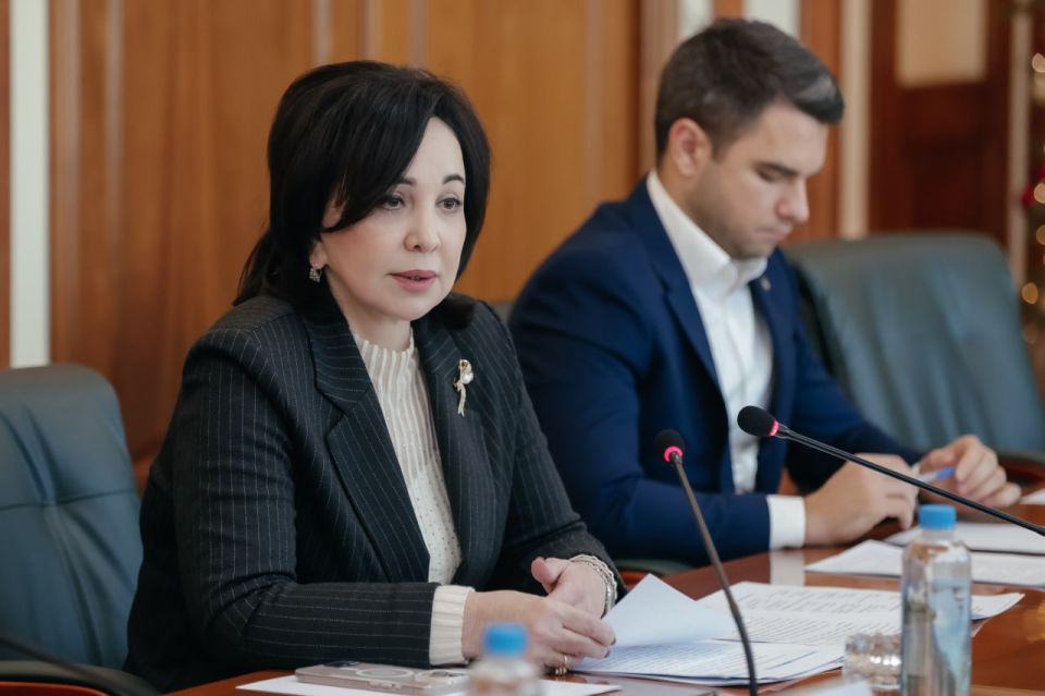 ����� 100 ���������� ����� � ������� �������� �� ������� � ��� ��������������� � ��������