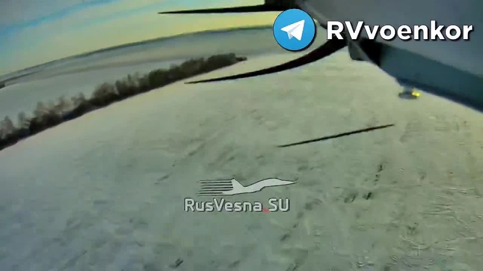 Кадры ударов дронами-камикадзе БМ-35 по остаткам украинской авиации на авиабазе Миргород в Полтавской области