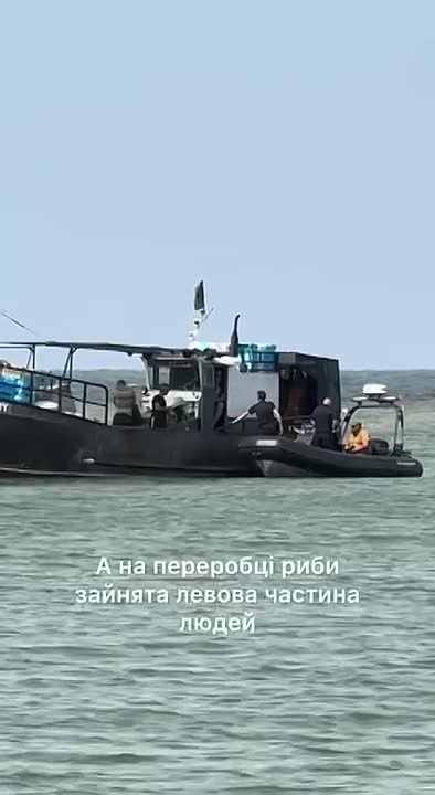 Людоловы пересели на лодки