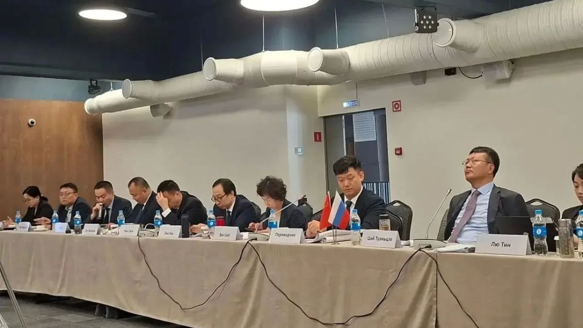 Во Владивостоке обсудили вопросы международных автоперевозок между Россией и Китаем Во Владивостоке обсудили вопросы международных автоперевозок между Россией и Китаем