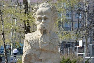 Армен Гаспарян: Как выяснилось, памятник Шекспиру в Полтаве еще ничего получился