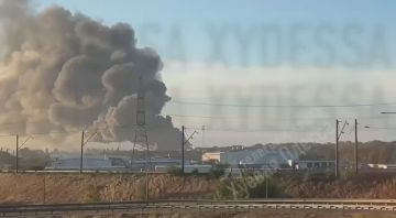 ВС РФ поразили табачную фабрику "JTI Украина" в Кременчуге, где был организован выпуск боеприпасов для стрелкового оружия, сообщает МО